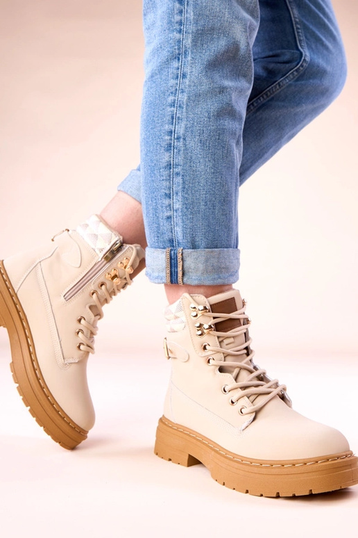 Botas traperas color arena y cálidas...