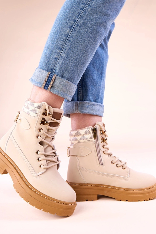 Botas traperas color arena y cálidas...