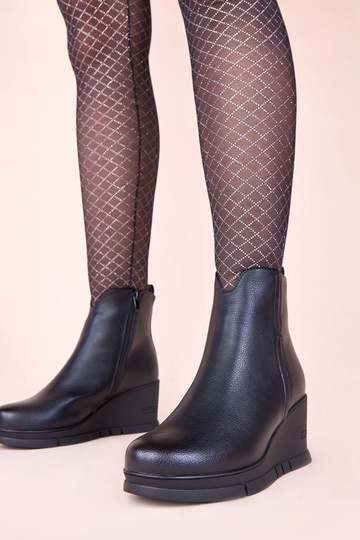 Botines negros con plataforma Adala