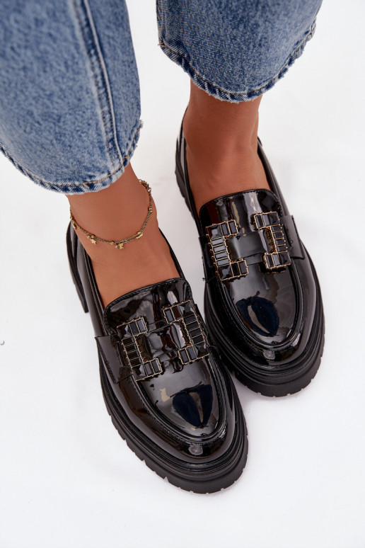 mocasines de mujer con efecto barniz con adornos de color negro Ysandra
