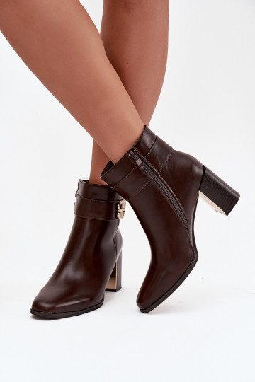Botas altas para mujer en color negro "Venila"