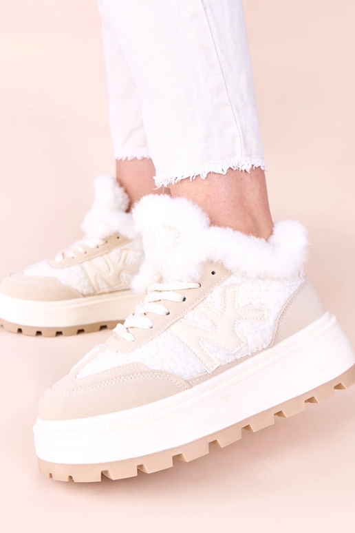 Zapatillas deportivas color arena...