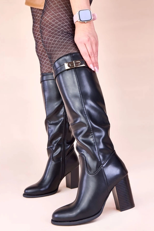 Botas largas negras con tacón y...