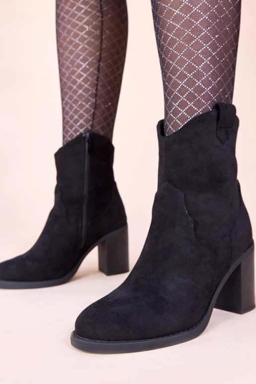 Botines negros con tacón de ante...