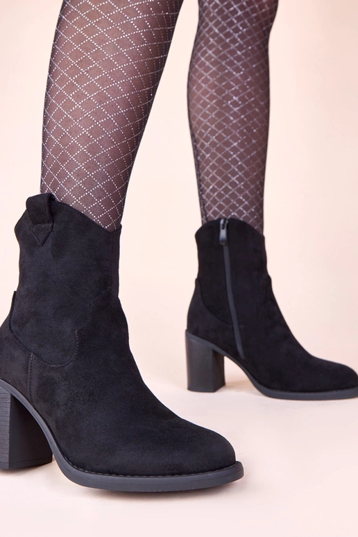 Botines negros con tacón de ante...