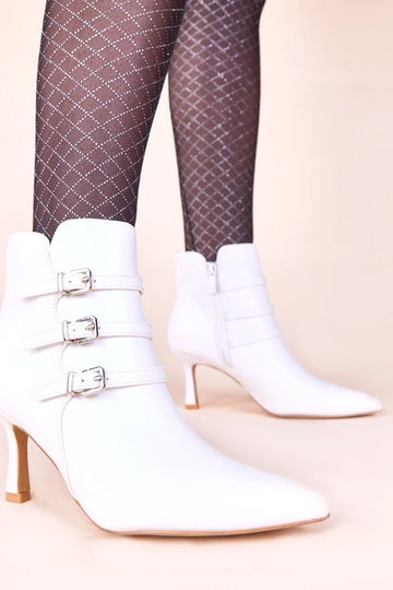 Botines blancos de tacón alto con hebillas decorativas Suria 2