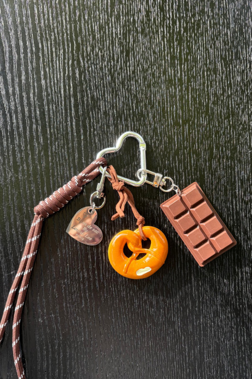 Breloczek Do Torebki Kluczy Czekolada Precel con corazones Jorine