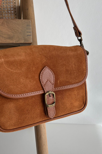 Bolso de mensajero de ante sintético de color marrón Norla