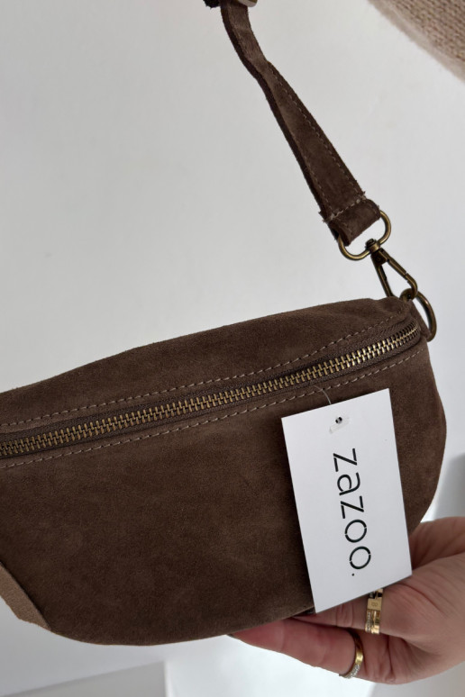 Skórzana de gamuzaoAa Tiene queno en el torso Tiene querrón ENessa