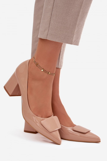 con efecto barniz Zapatos con tacones con adornos Nude Isoline 2
