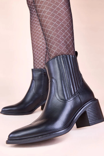 Botines negros sobre tacón con costura elástica Sesie 2