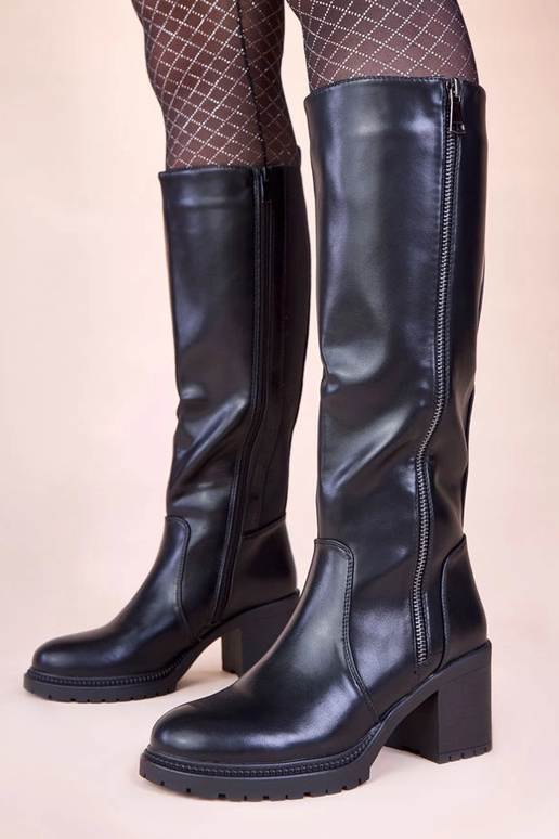 Botines negros con tacón y elástico Akia