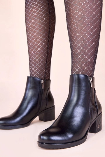 Botines negros con tacón y caña decorativa Keiria