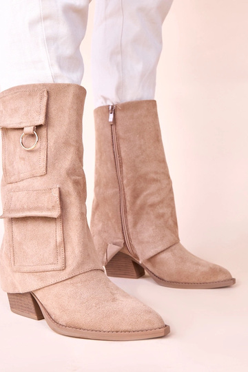 Botines altos color arena...