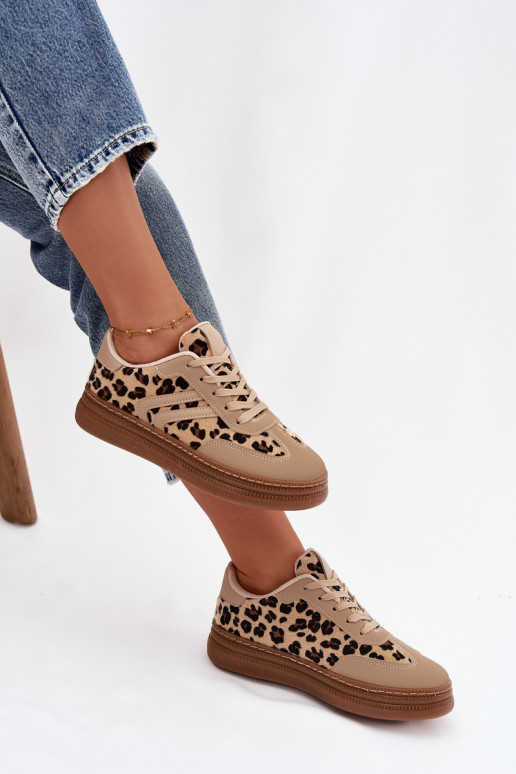 Zapatillas modelo zapatos. Femenino con una plataforma con estampados de piel de leopardo beige Denissa