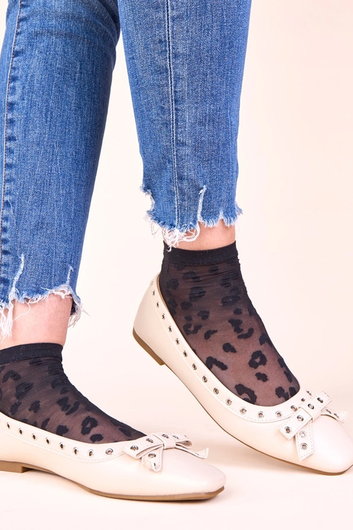 Bailarinas color arena con ojales...