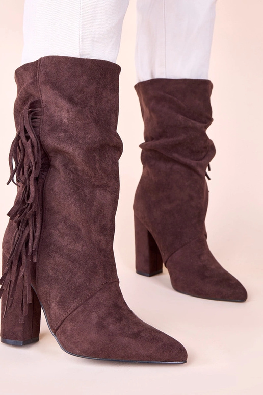 Botines marrones con tacón de columna...