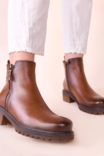 Botines marrones con tacón delicado y cremallera decorativa Terina 2