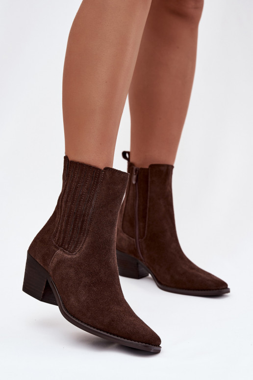 Botas estilo cowboy de caña alta con tacón bajo de ante color negro "Cherrie"