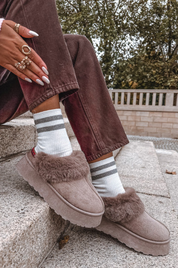 Botas de nieve para mujer con plataforma y pelo con bordado color arena Querina