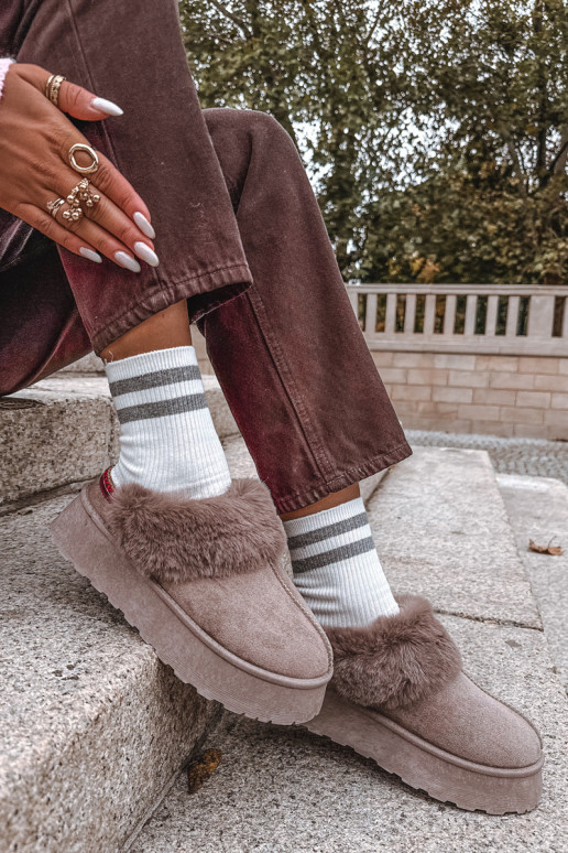 Botas de nieve para mujer con plataforma y pelo con bordado color arena Querina