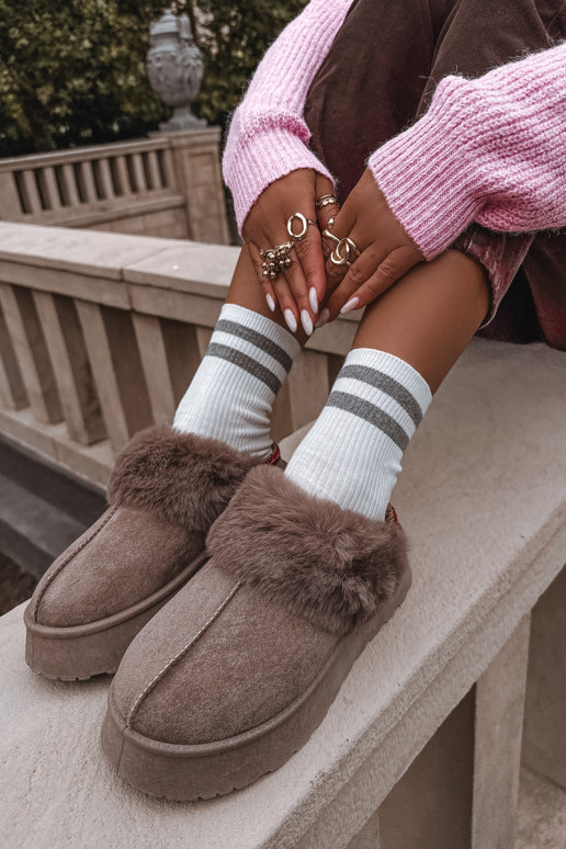Botas de nieve para mujer con plataforma y pelo con bordado color arena Querina