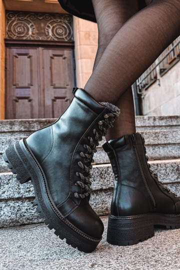 Botines de mujer de piel sintética color negro "Bellora" 2