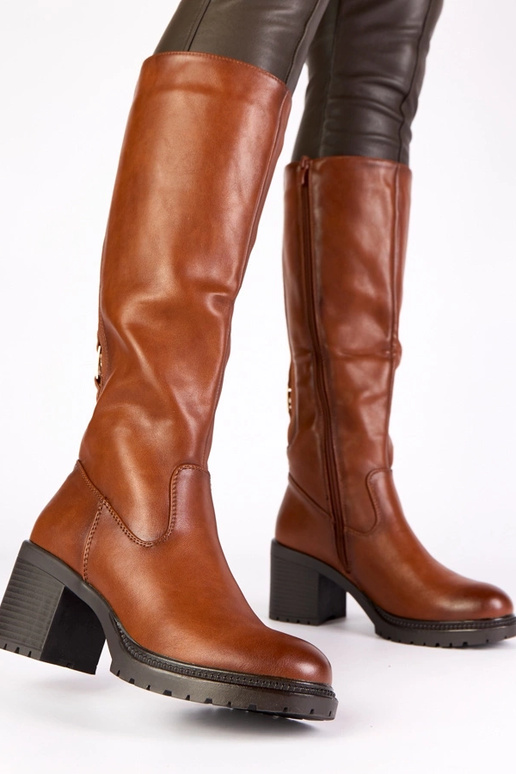 Botas largas marrones de estilo...