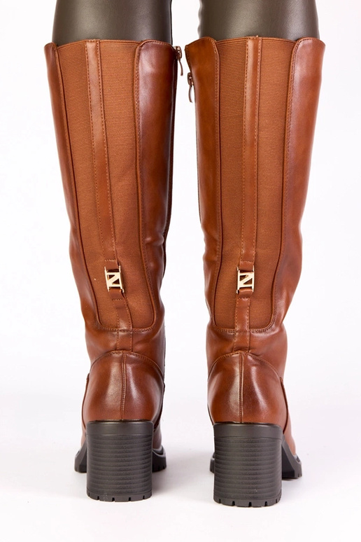 Botas largas marrones de estilo...