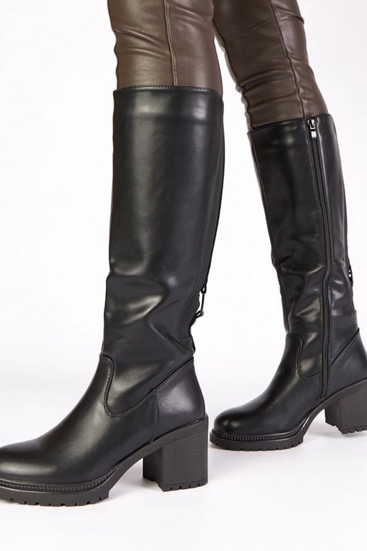 Botas largas negras con tacón Akija