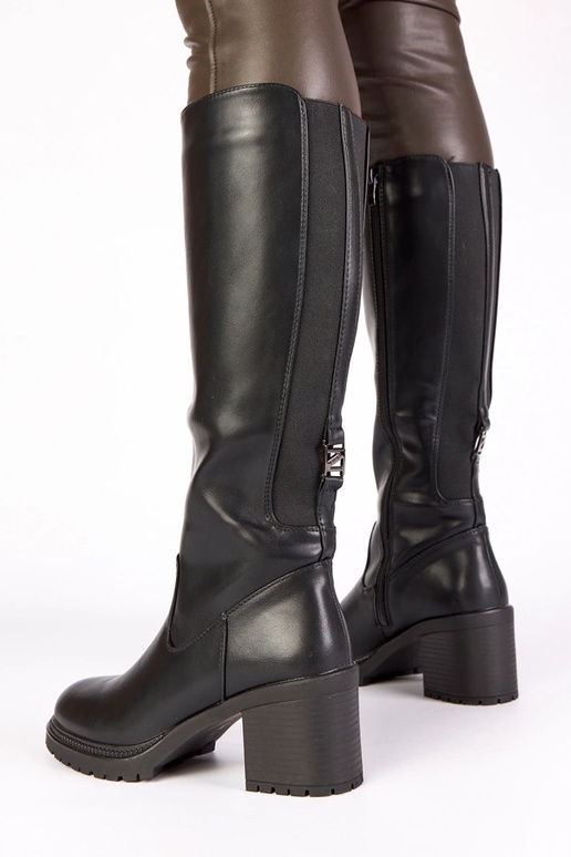 Botas largas negras con tacón Akija