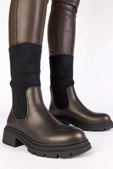 Botines grises con elástico...