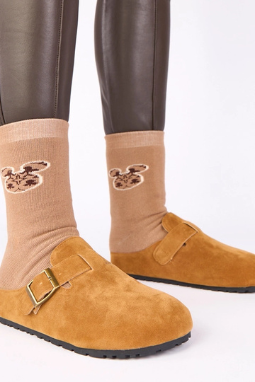 Botines marrones con hebilla decorativa Atoria