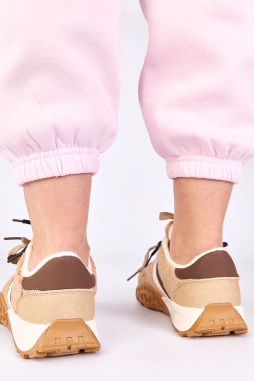 Zapatillas color arena cálidas con...