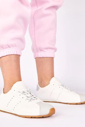 Zapatillas blancas con acento gris Birna