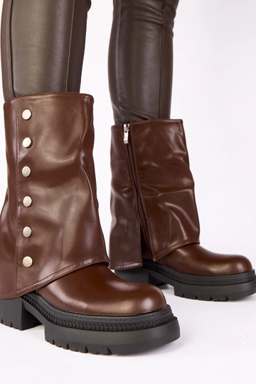 Botines de chocolate con caña doblada y plataforma Carla