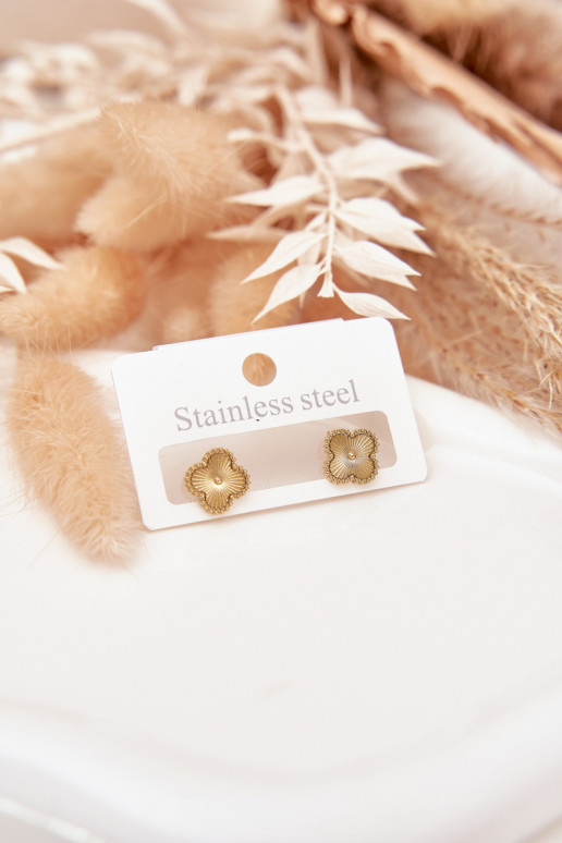 con detalles elegantesi de acero inoxidable color dorado