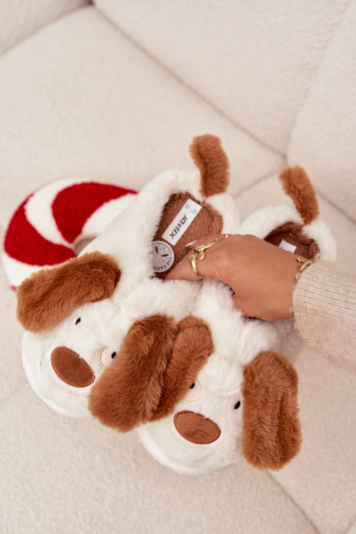 con un abrigo de piel Zapatillas Femenino Cachorros color marrón Faylen