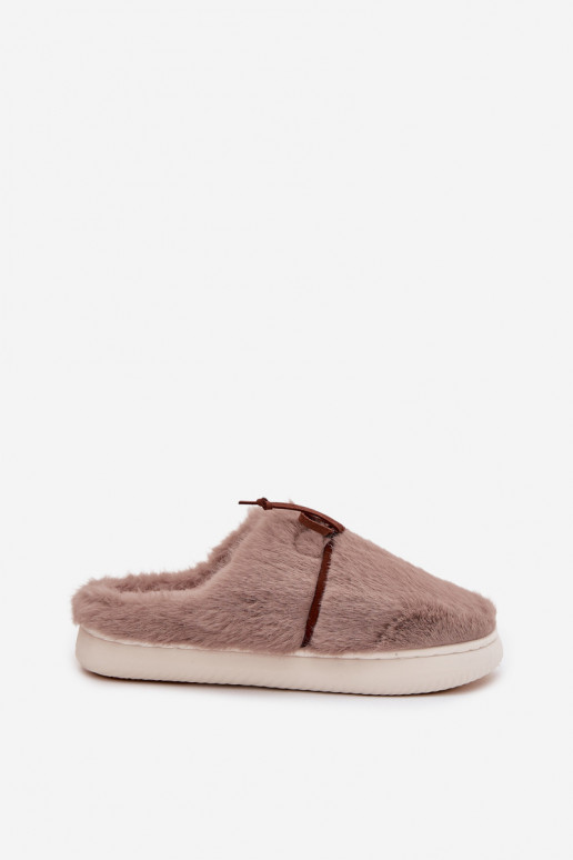 con un abrigo de piel Zapatillas con cintas de color caqui Minella