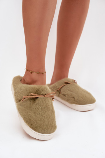 Zapatillas Minella verdes con pelito y lazos 2