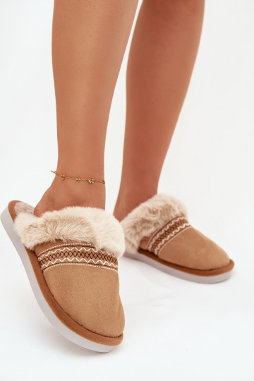 Zapatillas de mujer Devianne marrones con pelito y bordado 2