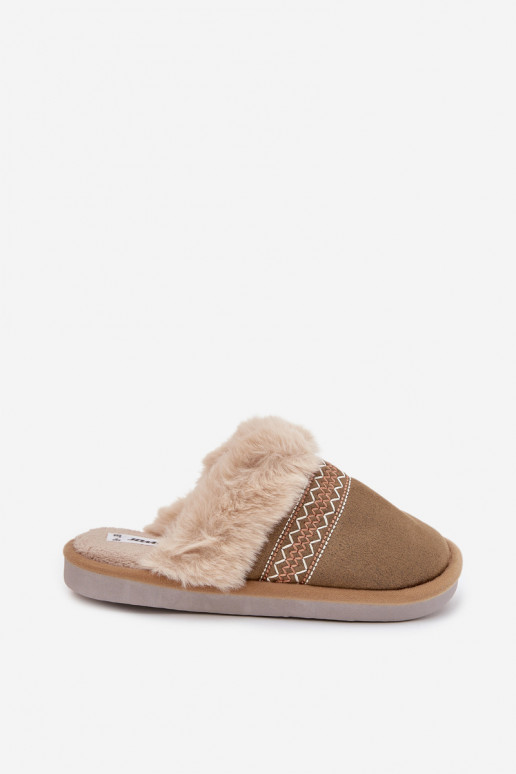 Zapatillas Femenino con un abrigo de piel I Haftem color verde Devianne