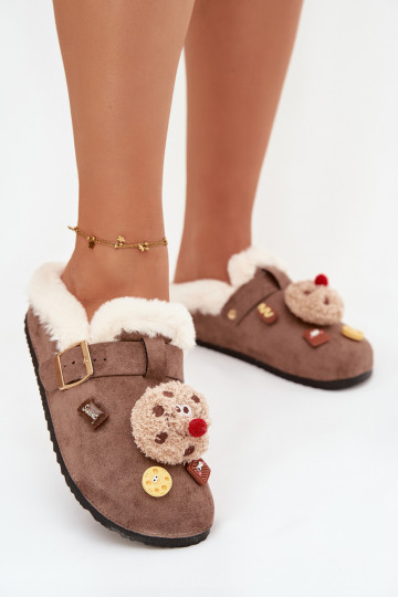 Pantuflas de mujer con bonitos detalles y hebillas, forradas con pelaje por dentro, de color marrón "Thalora" 2