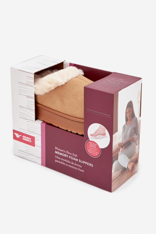 Zapatillas Femenino con un abrigo de piel color marrón Eveline