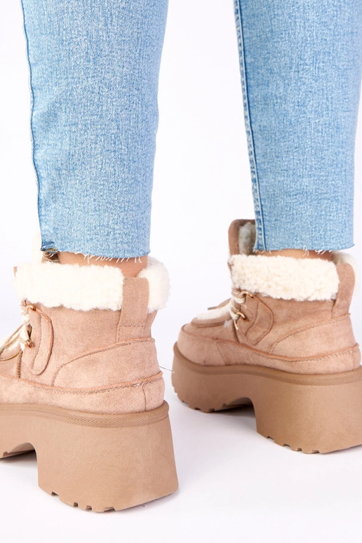 Botas de nieve de color beige oscuro...