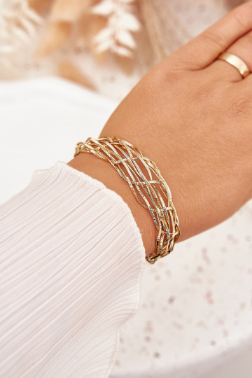 Una pulsera Fresco Hecho de acero quirúrgico color dorado