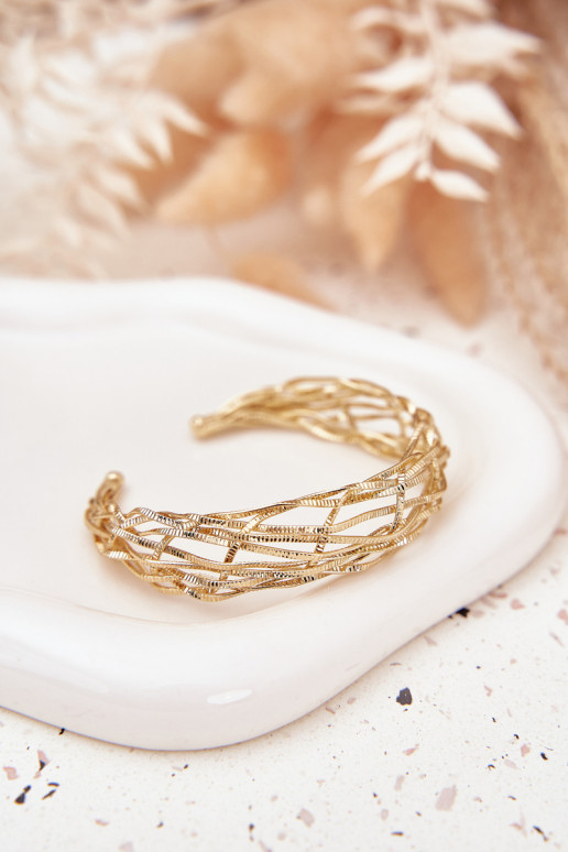 Una pulsera Fresco Hecho de acero quirúrgico color dorado