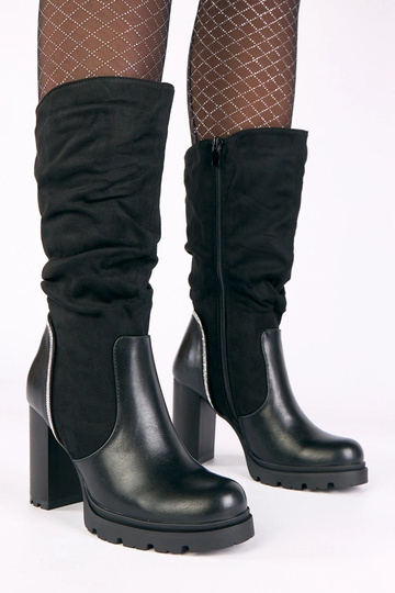 Botines negros con tacón...