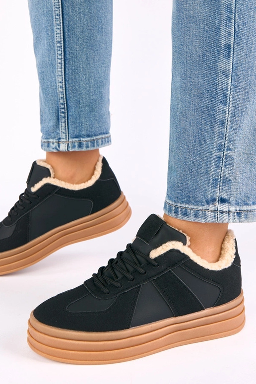 Zapatillas deportivas negras forradas...