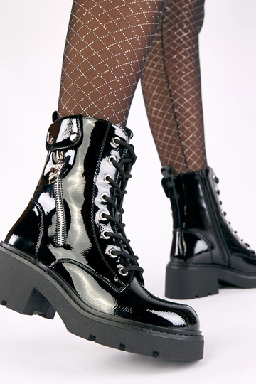 Botines negros lacados en... 2